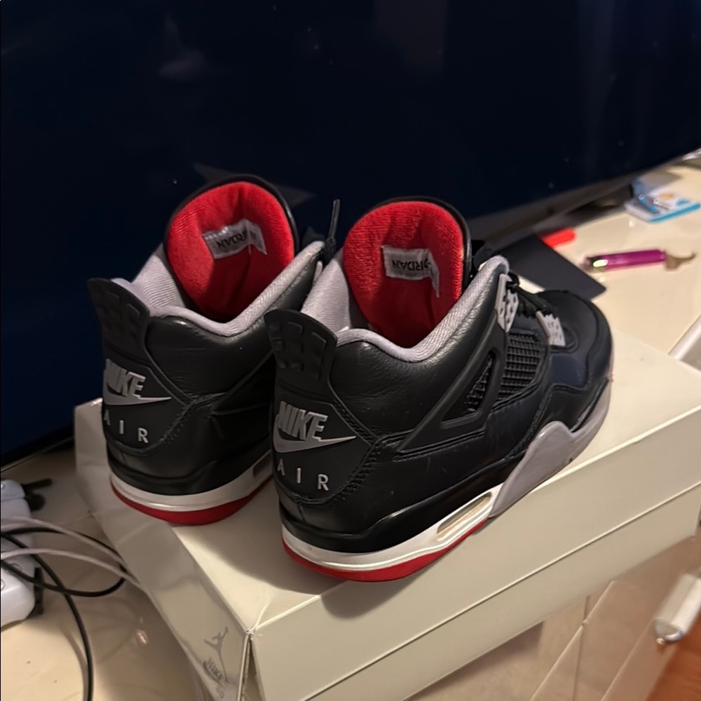 Jordan 4 bred - Picture 2 of 4